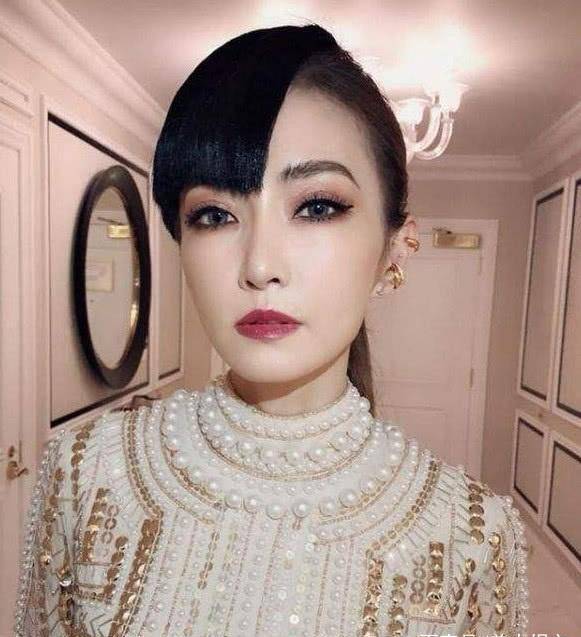 谢金燕承认未婚生子，一个值得关注的娱乐新闻