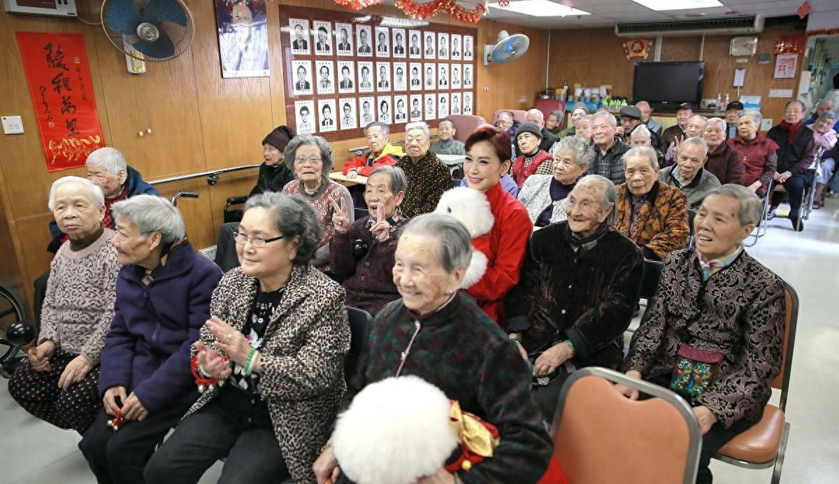 结婚前一天新郎遭遇车祸，女子六年如一日的坚守与照顾