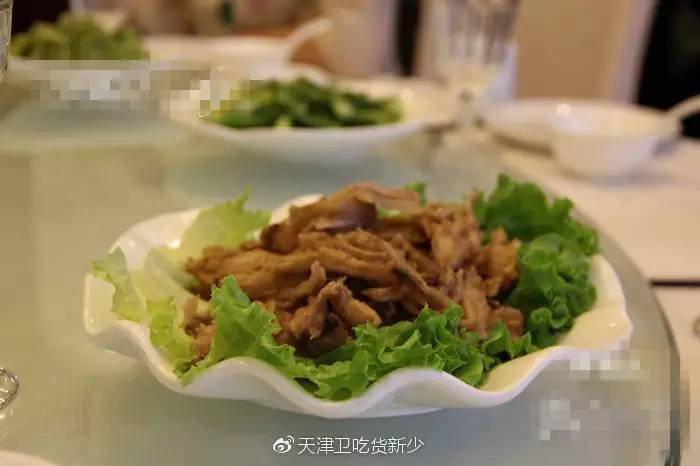 曝天津一网红饭店上演退菜风波，引发网友热议